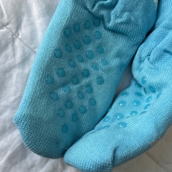 Cozy Blue Penguin Slippers NWOT, still hooked together. - Picture 2 of 4